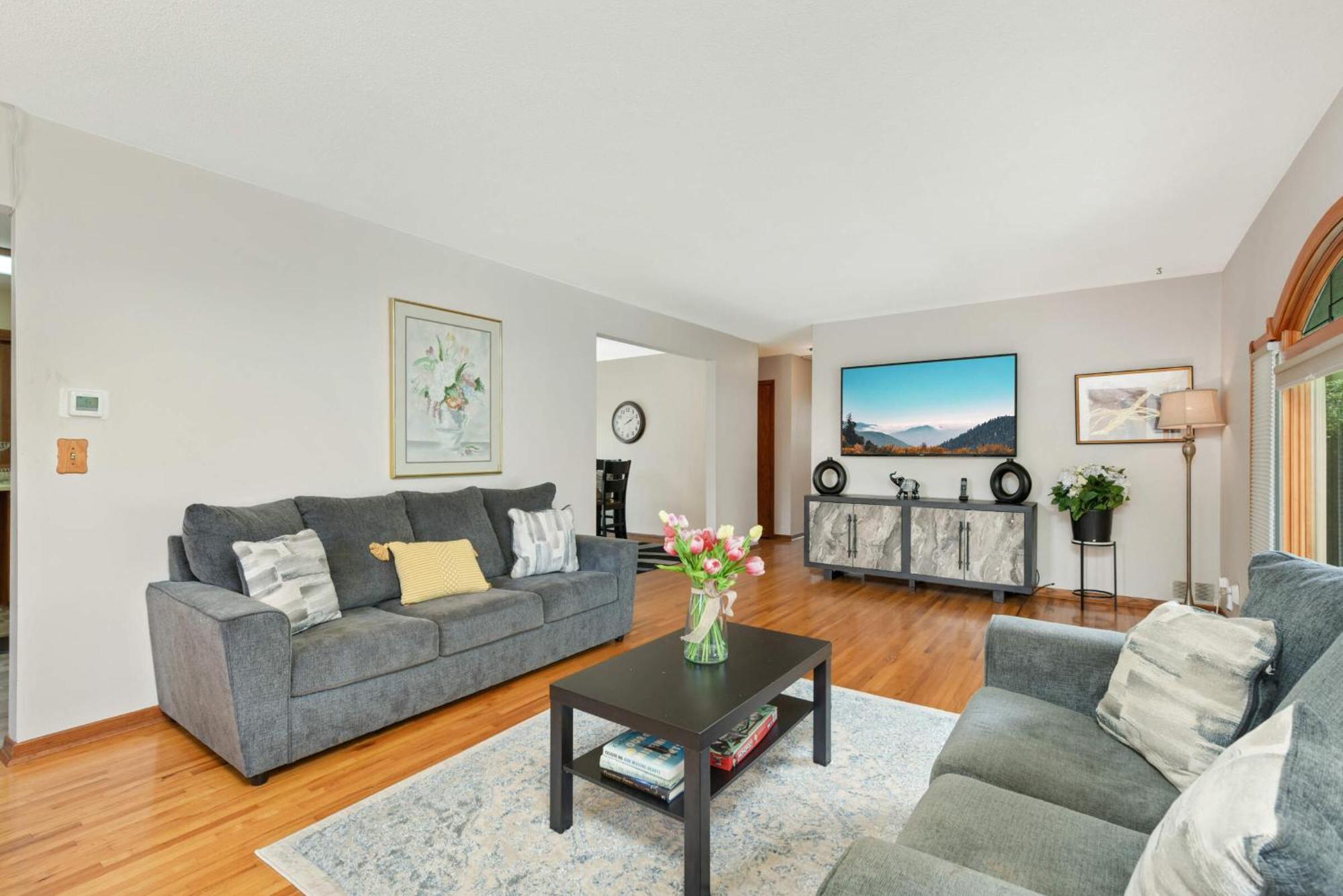 Cottage Grove Haven, Spacious 4-Bed, 3 Baths Retreat Exterior foto